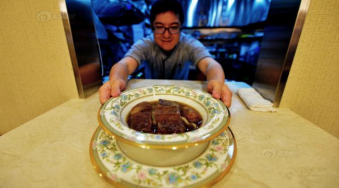 Untuk harga 100 hingga 2.000 yuan atau Rp 203 ribu hingga Rp 26 juta, pengunjung dapat membuat reservasi dan memeriksa menu apa yang disajikan pada hari itu.(Shanghaiist.com)