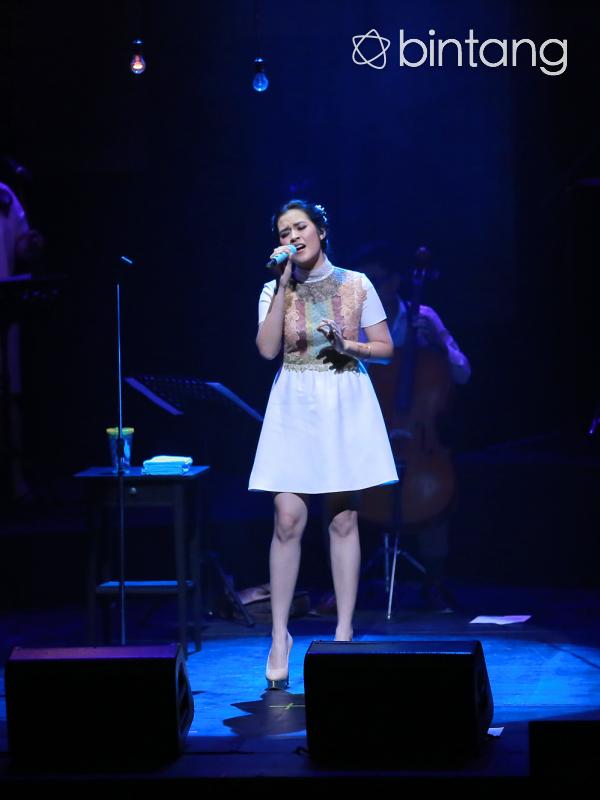 Raisa tampil di showcase album 'Handmade'. (Adrian Putra/Bintang.com)