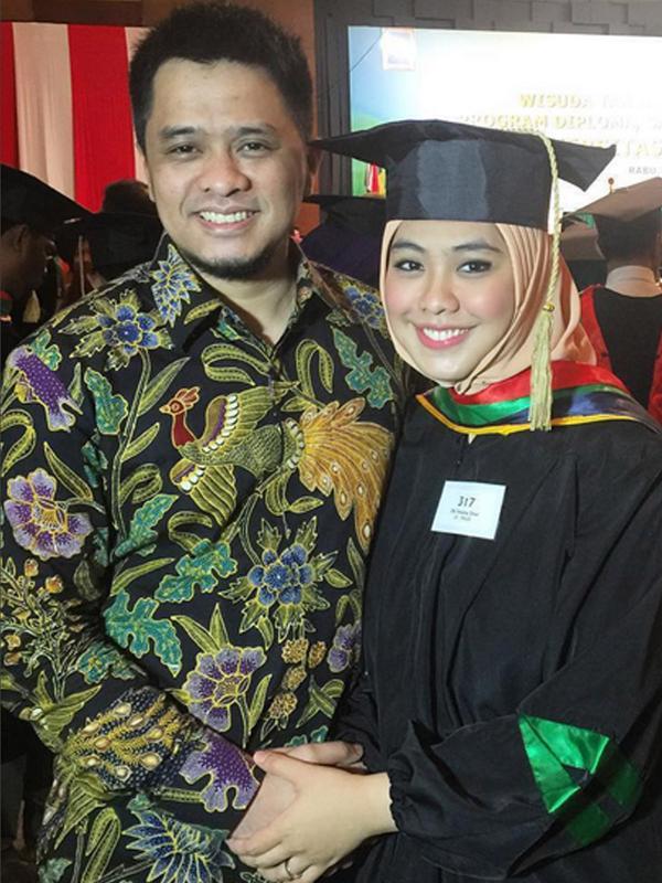 Oki Setiana Dewi dan suami, Ory Vitrio.