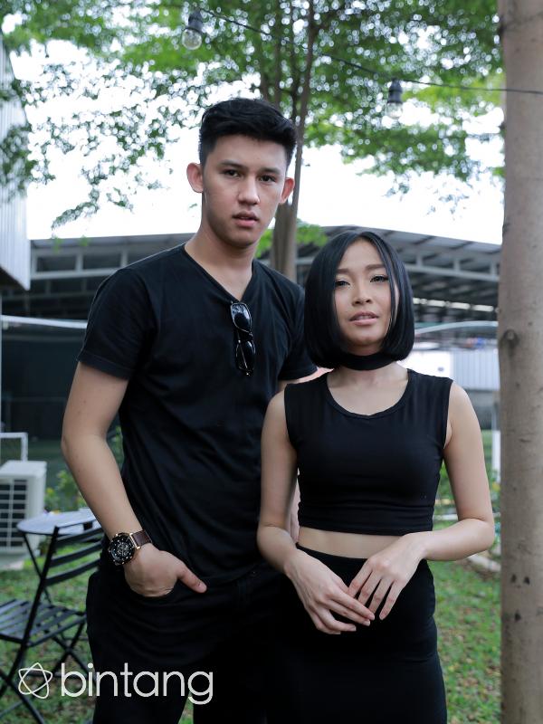Jevin Julian dan Rinni Wulandari, dari teman kini keduanya pacaran. (Adrian Putra/Bintang.com)