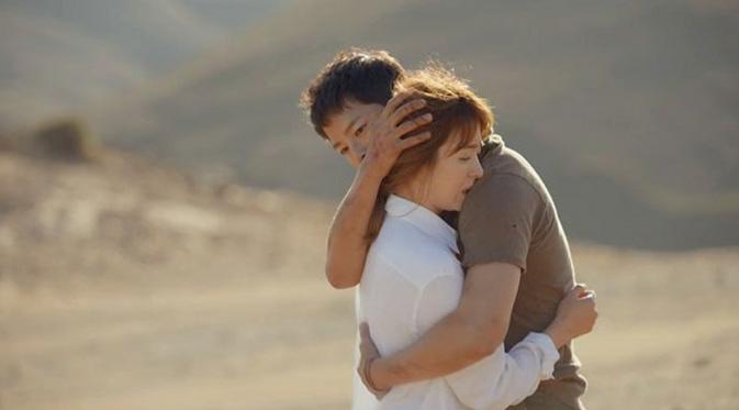 Adegan tak terlupakan antara Song Joong Ki dan Song Hye Kyo dalam drama Descendants of the Sun Episode 16.