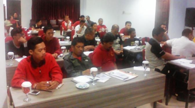 Lima kelompok suporter PSM Makassar mengikuti workshop menjelang pertandingan kandang Juku Eja dalam ajang Torabika Soccer Championship presented by IM3 Ooredoo. (Bola.com/Abdi Satria)