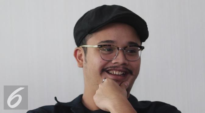 Derby Romero saat berkunjung ke Liputan6.com, Jakarta, Senin (2/5/2016). (Liputan6.com/Herman Zakharia)