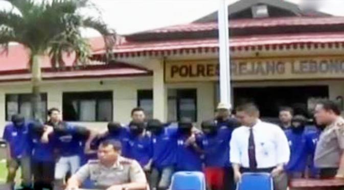 Dasar jurang perkebunan karet kawasan Padang Ulak Tanding, Kabupaten Rejang Lebong jadi saksi bisu kebiadaban 14 pelaku pemerkosaan terhadap siswi SMP di Bengkulu.