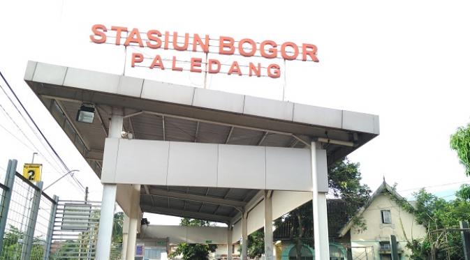 Stasiun Paledang Bogor merupakan stasiun keberangkatan untuk sampai ke kawasan Situ Gunung.
