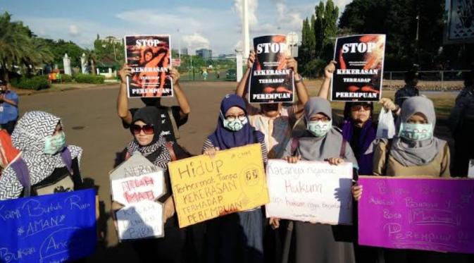 Aksi Solidaritas untuk Yuyun di Istana Merdeka | Dok: Bintang.com/Dadan Permana