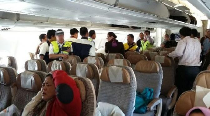  Pesawat Etihad Airways EY 475 rute Jeddah-Jakarta alami turbolensi (Pramita Tristiawati/Liputan6.com)