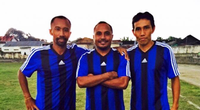 Tiga pemain Primavera Baretti yang akan tampil menghadapi Calcio Legend: Uston Nawawi, Imran Nahumarury, dan Bima Sakti. (Istimewa)