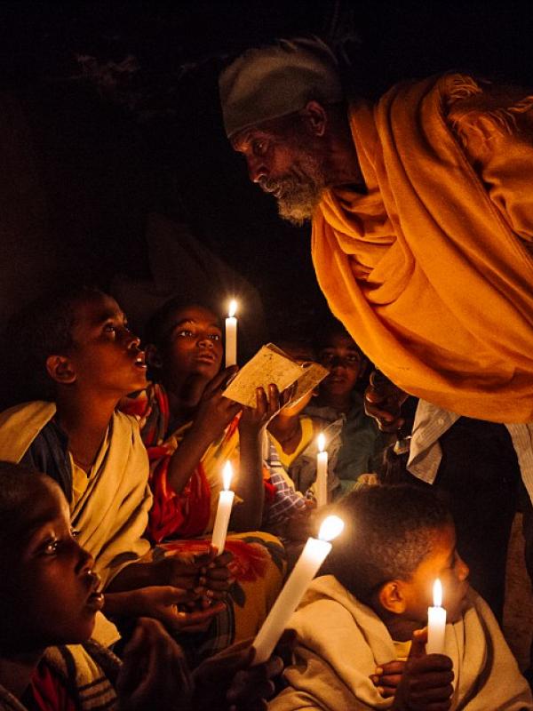  Gereja kuno di Tigray, utara Ethiopia, di mana anak-anak biasa belajar ajaran Kristen Ortodoks. (Asher Svidensky/Barcroft Images)