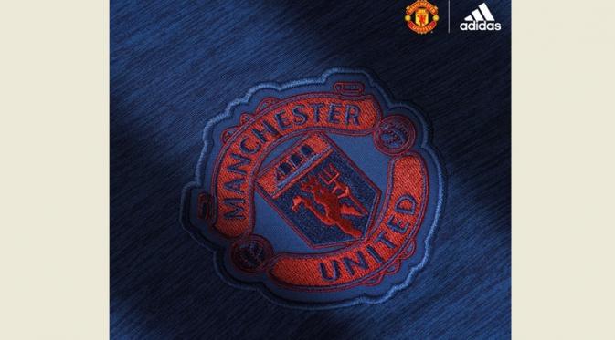 Detail seragam tandang anyar Manchester United 2016-17. (Manchester United).