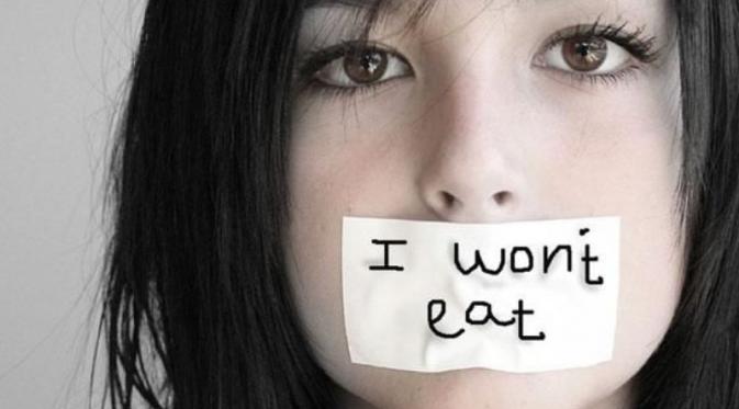 Gangguan makan yang melanda seseorang menyebabkan kondisi tubuh dekat dengan komplikasi anoreksia.