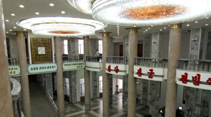perpustakaan di ibukota Korea Utara, Pyongyang. (Sumber:mentalfloss.com)