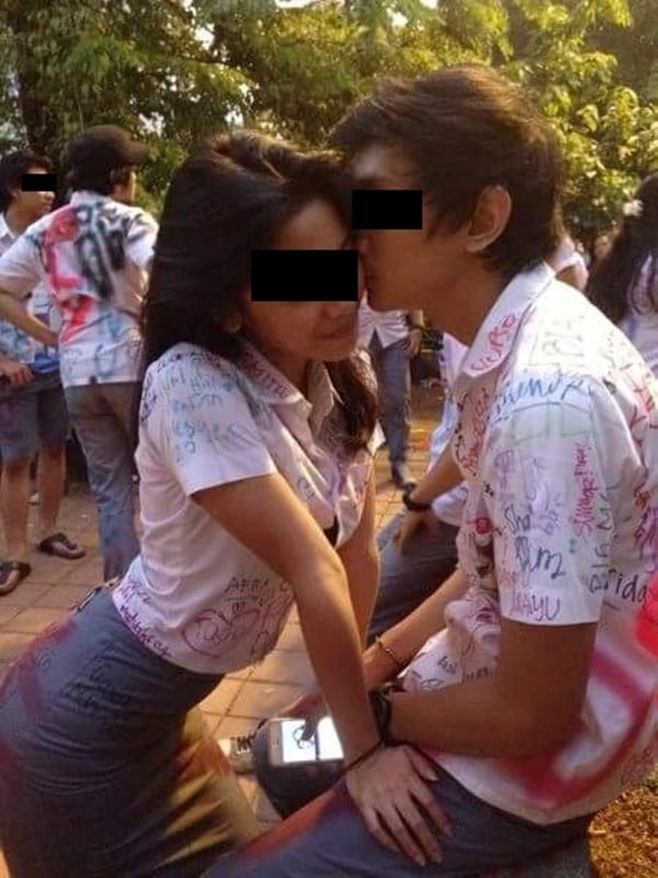 Anak SMA rayakan kelulusan dengan amat vulgar! | Via: facebook.com