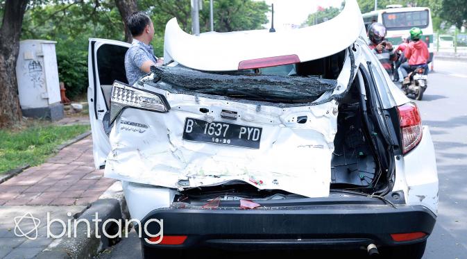 Ini Foto-foto Kecelakaan Beruntun di Pasar Rumput. (Foto: Bintang.com/Galih W Satria)