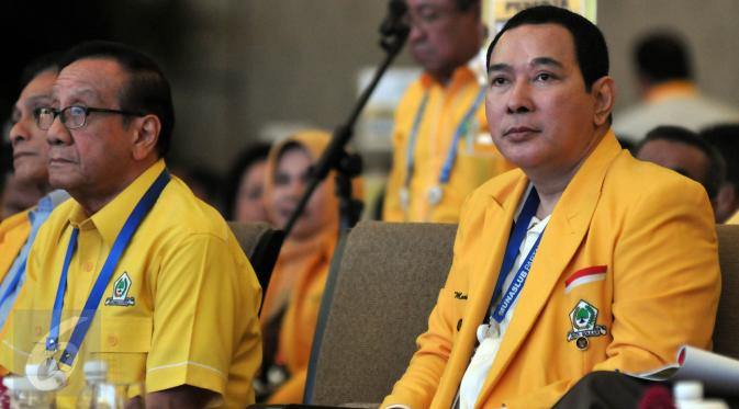 Tommy Soeharto terlihat mengikuti Rapat Paripurna membahas Tata Tertib Pemilihan Ketua Umum Partai Golkar di arena Munaslub, Bali, Minggu (15/5). Rapat diwarnai instruksi dari para anggota partai  dan pembahasan berlangsung alot (Liputan6.com/Johan Tallo)