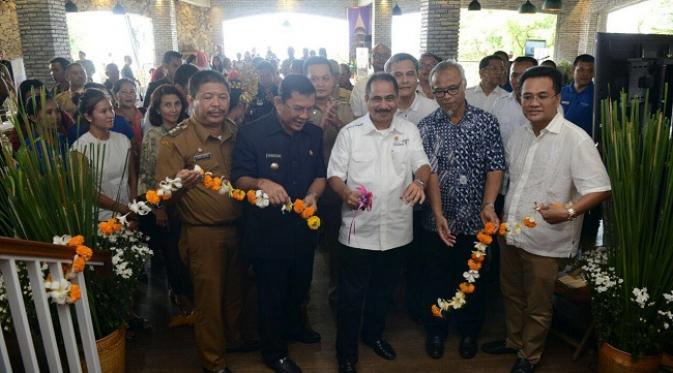 Menteri Pariwisata Arief Yahya meresmikan Plataran L'Harmonie di Plataran Menjangan Resort and Spa, kawasan Taman Nasional Bali Barat. Foto: Kemenpar.
