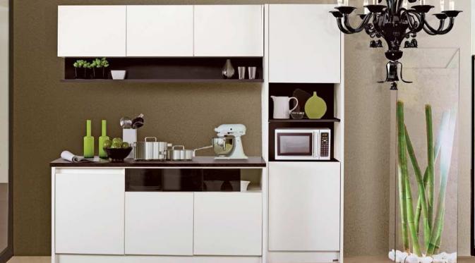 Dengan ruang berdimensi 2 meter saja, Anda bisa menata peralatan masak dan bumbu makanan dalam sebuah dapur minimalis