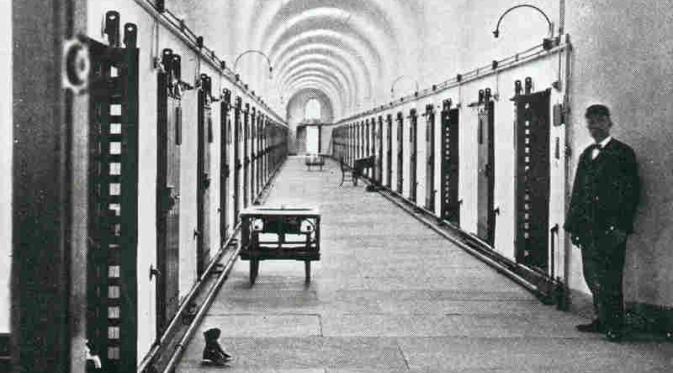 Penjara Eastern State pada tahun 1890-an (Eastern State Penitentiary).