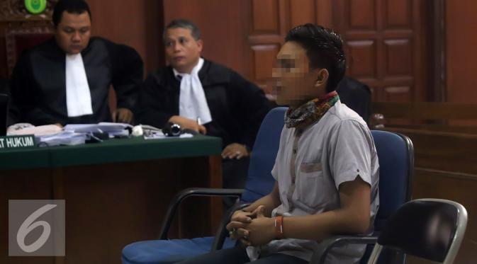Korban Saipul Jamil, DS, dihadirkan dalam persidangan di Pengadilan Negeri Jakarta Utara, Rabu (18/5/2016). [Foto: Herman Zakharia/Liputan6.com]