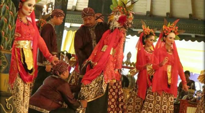 Sebagian seni rakyat Jawa melibatkan roh halus dalam pertunjukan (Liputan6.com / Edhie Prayitno Ige)