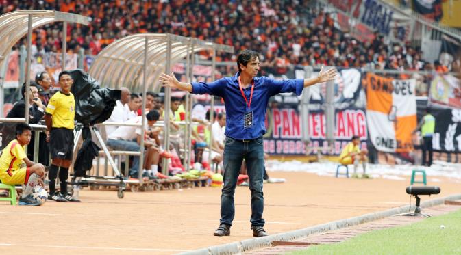 Luciano Leandro saat memimpin PSM Makassar. (Bola.com/Nicklas Hanoatubun)