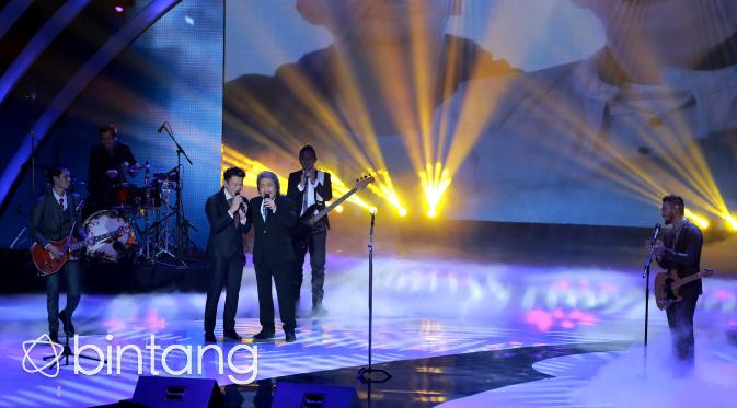 NOAH dan Sam Bimbo ketika tampil di The Biggest Concert NOAH. (Adrian Putra/Bintang.com)