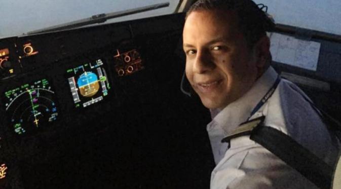 Kopilot EgyptAir Hilang, Mohamed Assem (Facebook/DailyBeast)