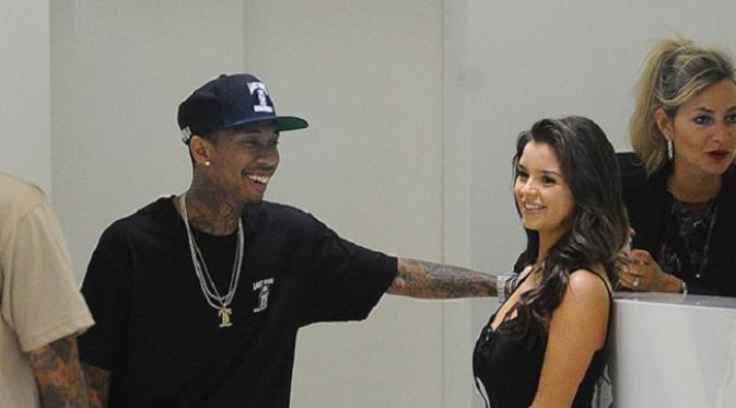 Tyga dan Demi Rose (via. Hollywoodlife)