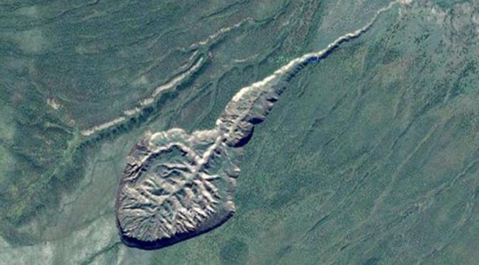Kawah Batagaika mulai terbentuk pada tahun 1960-an setelah terjadi penggundulan hutan (Alexander Gabyshev/Siberian Times)