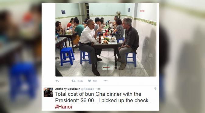 Obama makan di warung sederhana bersama Anthony Bourdain di Vietnam (Twitter/@Bourdain)