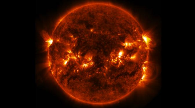 Penampakan solar flare di Matahari (NASA).