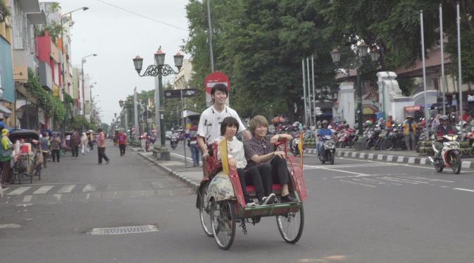 Aktor sekaligus musisi Dean Fujioka mempromosikan wisata Indonesia lewat We are Asia: Dean Fujioka & Friends.