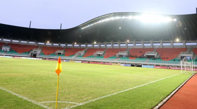  Stadion Pakansari, Bogor. (Bola.com/NIcklas Hanoatubun)