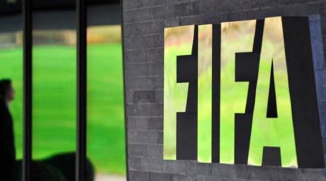 Logo FIFA dari markas besarnya di Zurich, Swiss. Foto diambil pada 20 Oktober 2010 jelang biding Piala Dunia 2018 dan 2022.AFP PHOTO/Fabrice Coffrini