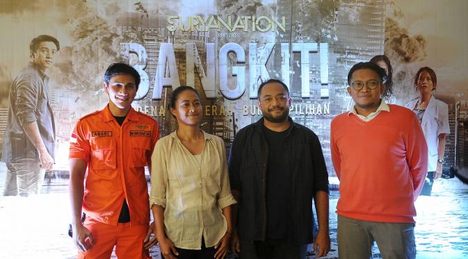Film Bangkit! meluncurkan trailer di kota pahlawan, Surabaya. Semangat kebangkitan Nasional inilah yang diadopsi oleh film Bangkit!.
