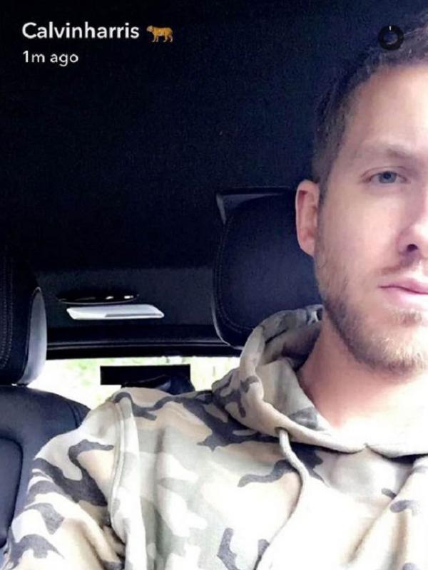 Calvin Harris muncul setelah kecelakaan. (via. Hollywood Life)