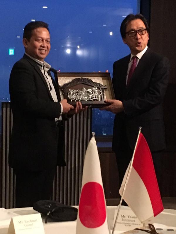  Ketua KEIN Soetrisno Bachir bersama dengan CEO The Japan External Trade Organization (JETRO) Hiroyuki Ishige.