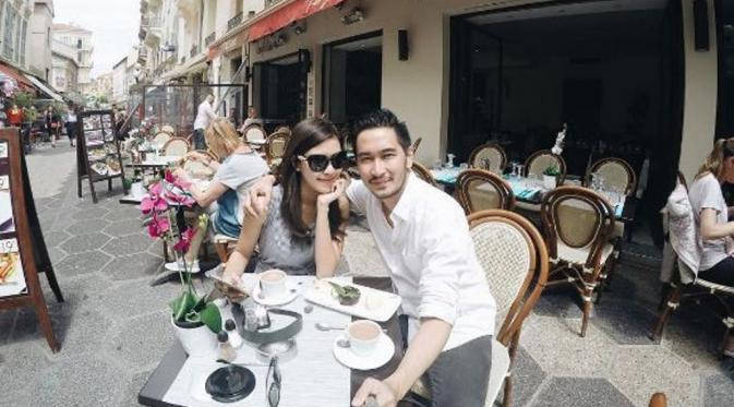 Syahnaz dan Jeje Govinda liburan ke Perancis [foto: instagram/syahnazs]