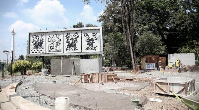 Taman aspirasi sedang dibangun di kawasan Monas, Jakarta. (Liputan6.com/Faizal Fanani)