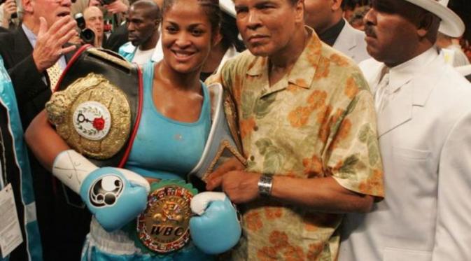 Muhammad Ali dan putrinya Laila Ali.