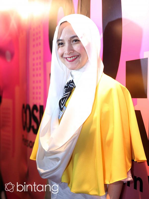 Tiga tahun terakhir, artis Andhara Early memutuskan untuk mengenakan hijab. Keinginan berhijab muncul saat Andhara bangun dari tidurnya. (Nurwahyunan/Bintang.com)