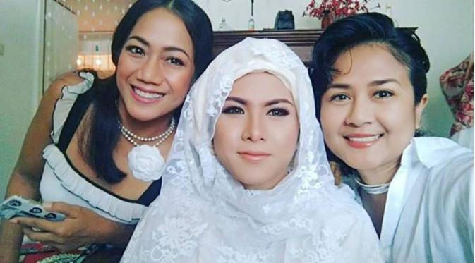 Istri Aming, Evelyn Nada Anjani bersama Ria Irawan dan Nia Dinata [foto: instagram/evelynnada_