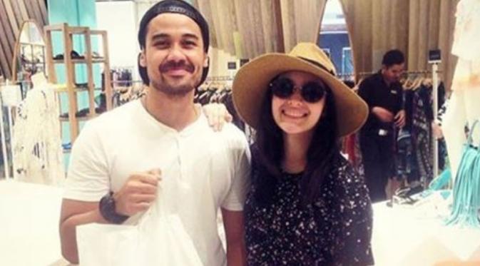 Chelsea Islan dan Chicco Jerikho saat berlibur di Bali. (Instagram)