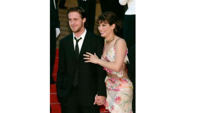 2. Ryan Gosling dan Sandra Bullock, (Cosmopolitan)