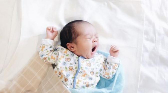 Anak pertama Ayudia Bing Slamet dan Ditto, Dia Sekala Bumi [foto: instagram/ayudiac]
