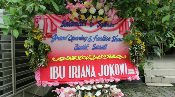 Seperti Jokowi, Iriana juga menggemari batik. (Reza Kuncoro/Liputan6.com)