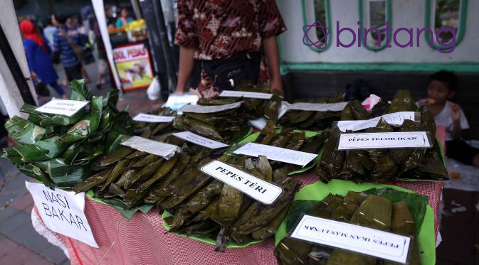 Menapaki pasar kuliner untuk berbuka puasa di Masjid Jami Matraman| (Yunan Nasution/Bintang.com)