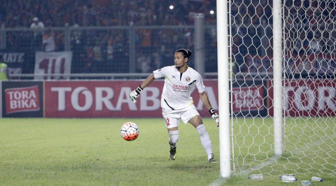 Kembalinya Jandia Eka Putra cukup melegakan Semen Padang. (Bola.com/Nicklas Hanoatubun)