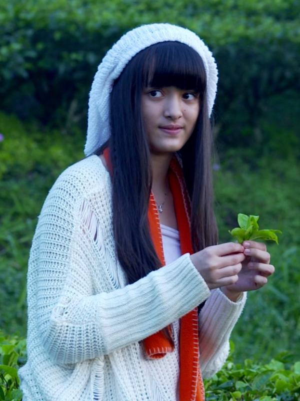 Mawar de Jongh sebagai Dania di sinetron Super Puber. (dok. SCTV)