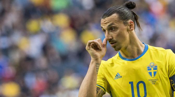 Zlatan Ibrahimovic akan jadi andalan Swedia saat berhadapan dengan Republik Irlandia.  (AFP/Jonathan Nackstrand)